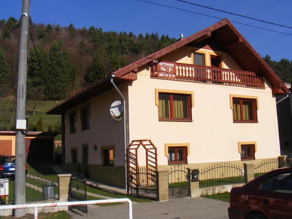 Domino Apartment Korytne Bagian luar foto