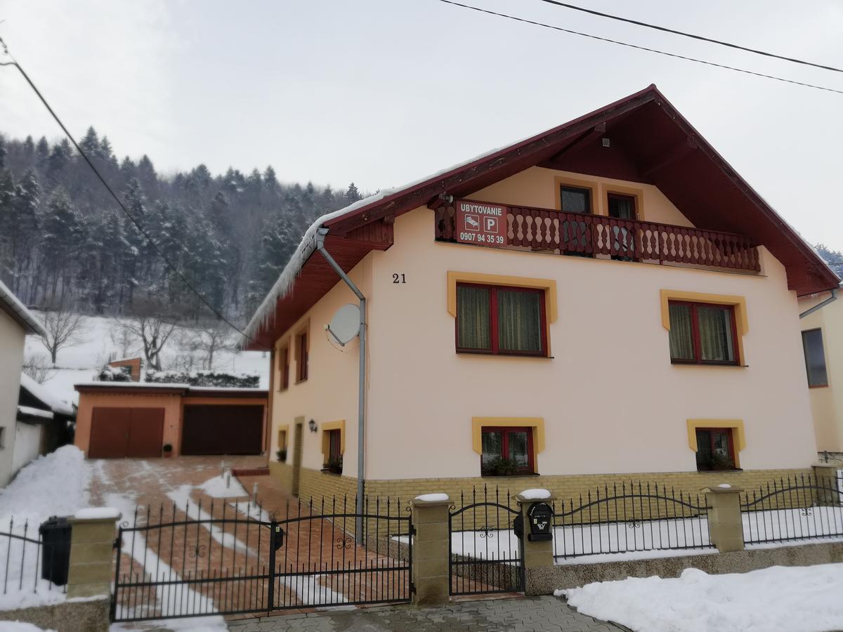 Domino Apartment Korytne Bagian luar foto