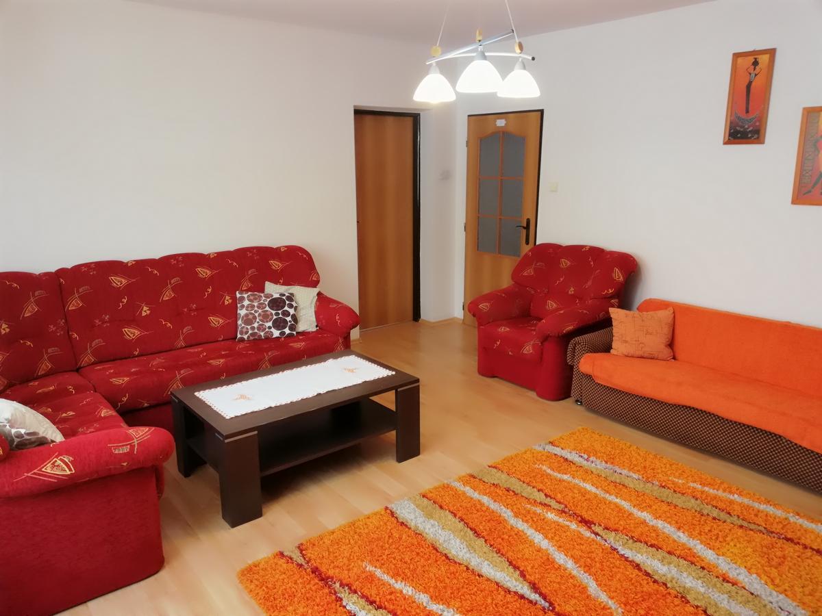 Domino Apartment Korytne Bagian luar foto