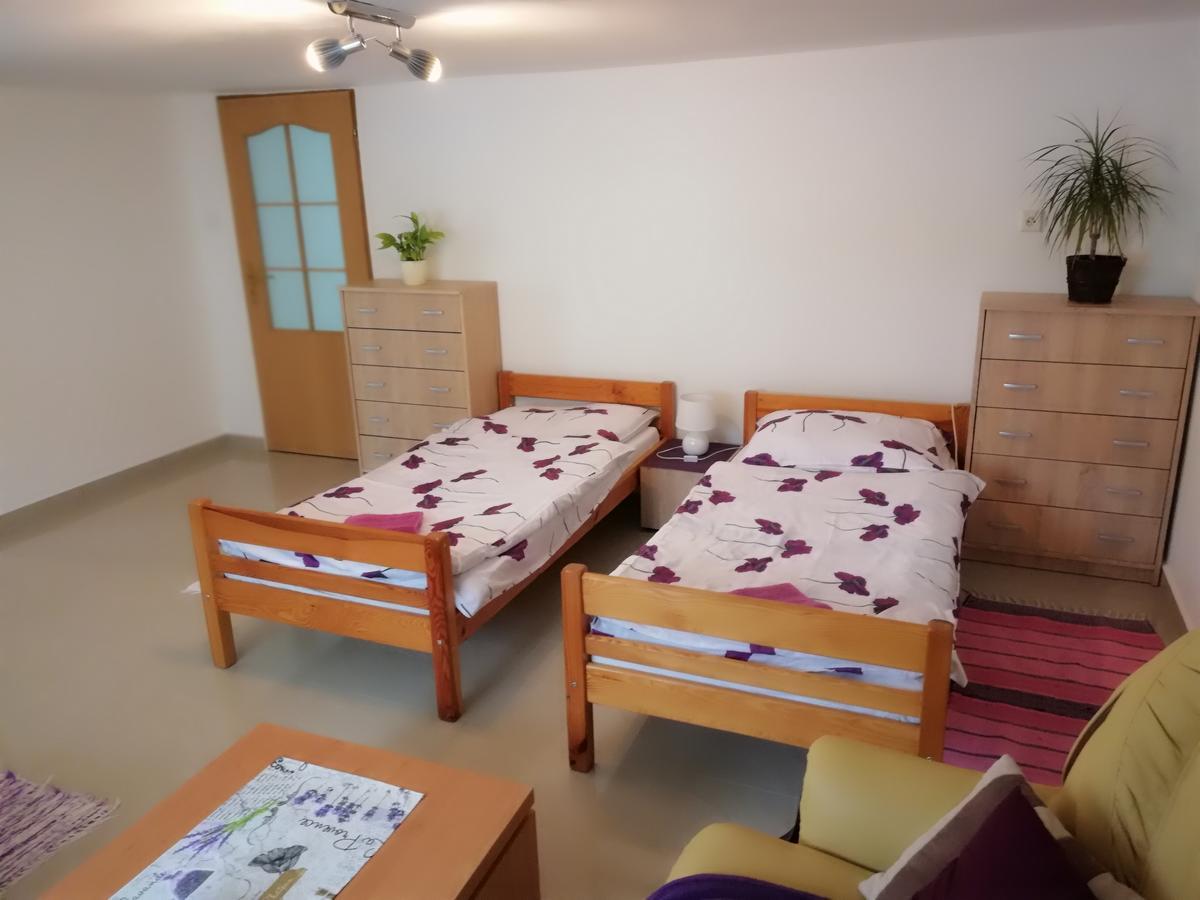 Domino Apartment Korytne Bagian luar foto