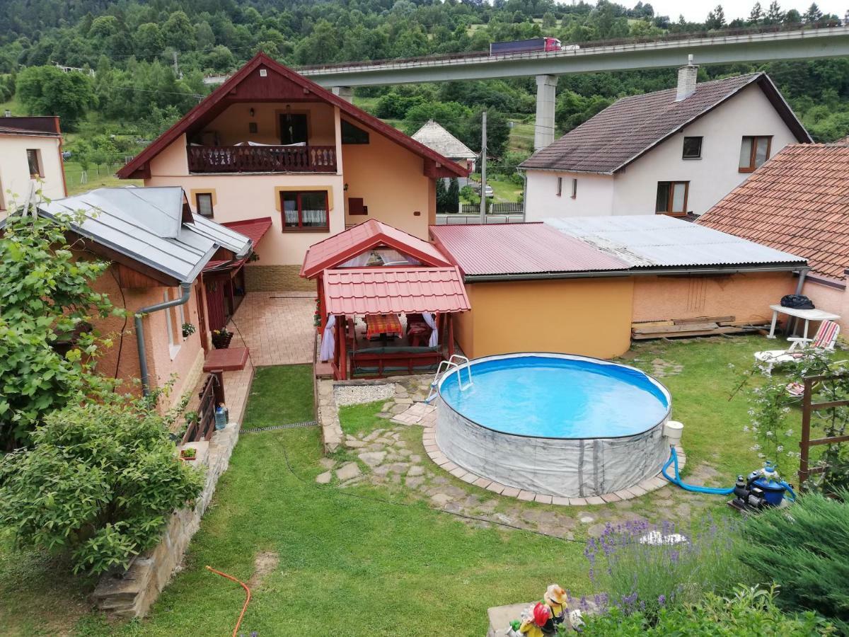 Domino Apartment Korytne Bagian luar foto